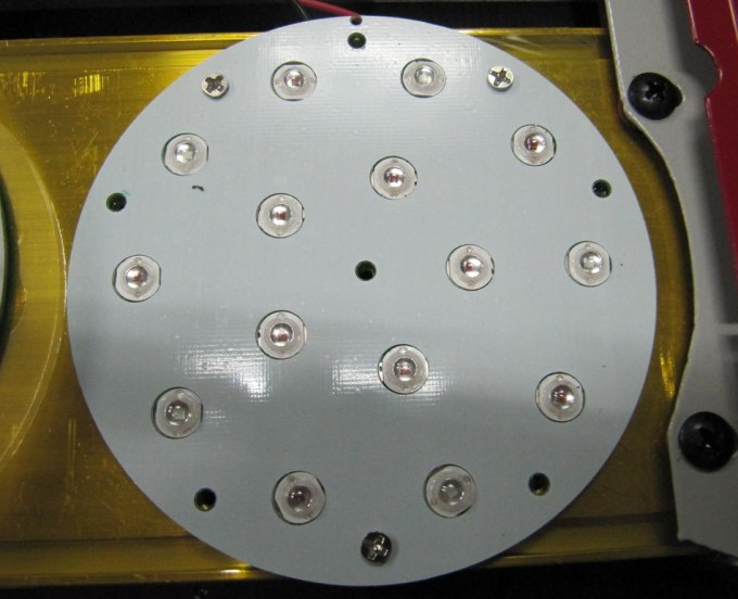 6-Led-Cluster-minus-secondary-lens.JPG